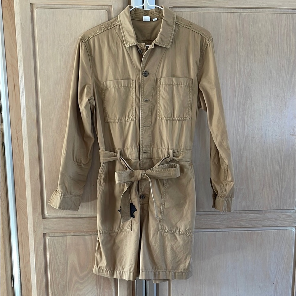GAP women’s Utility jumpsuit size 6